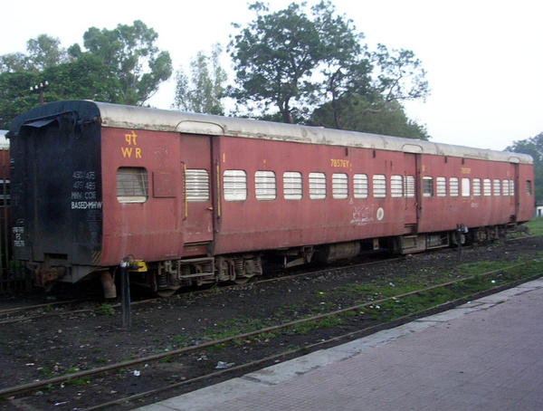 Mhow_comdemned_coach