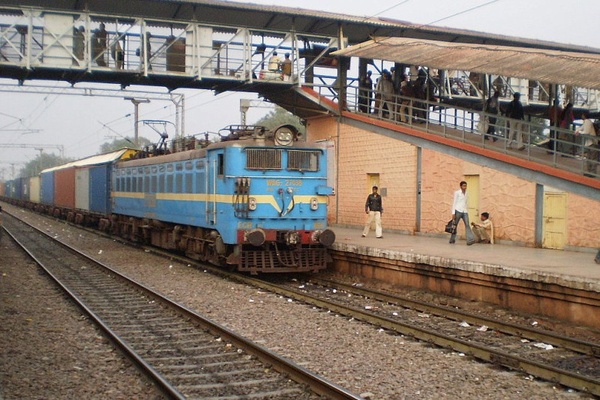MGS WAG-7 # 27038 with container rakes at Sawai Madhopur (Dhirendra Maurya)
