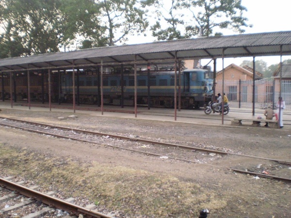CNB WAG-7 # 27450 at SWM trip shed (Dhirendra Maurya)