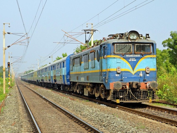Valsad, WCAM-1, 21835, Indian Railways, Indian, Railways, India, Railway, IRFCA, loco, locomotive, engine, trains, train engine