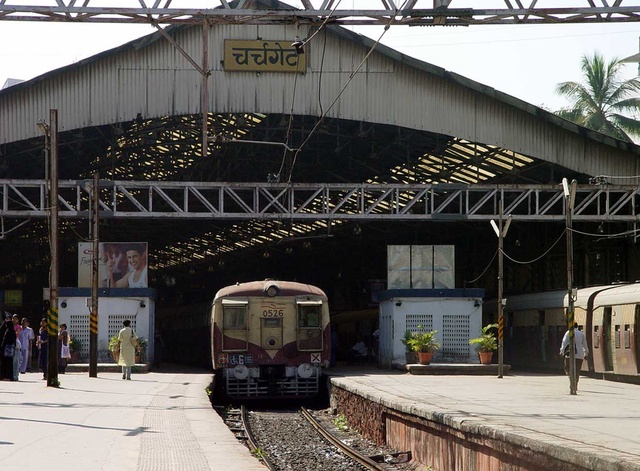 churchgate_station.jpg