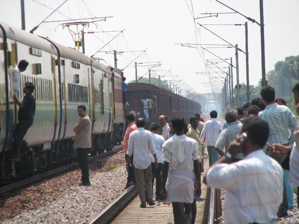No There was no accident..just an engine failure of the Goods rake upfront delaying the 2028 Shatabdi bound to Chennai. 11/01/20