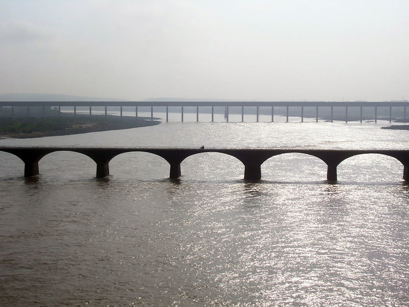 crossing_Narmada