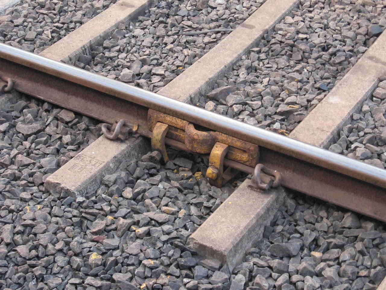 A vice like equipment used at the Kudal station. There doesnt appear any signs of cracks or welding. Purpose of this thing is un