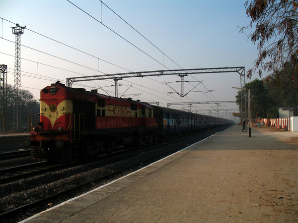 Bhubaneshwar_bound_Konark_at_MLY