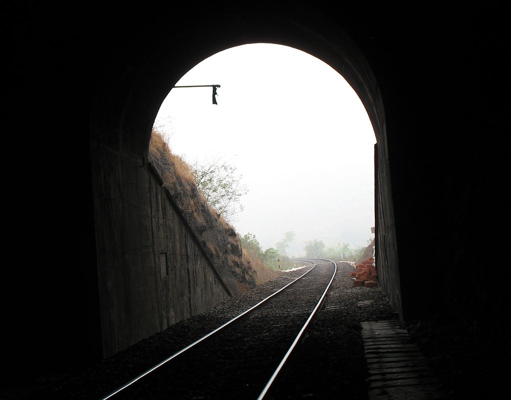 Dasgaon tunnel3_2007_02_14