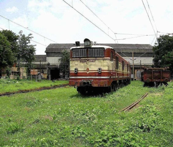 Condemned locos at BRC shed-20410,20403-improved