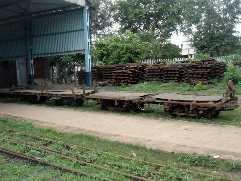 Tiny flat bed wagons