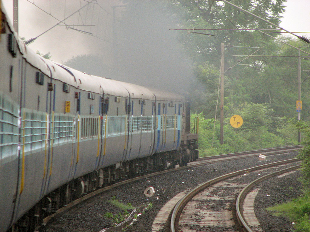 wdm3a_nandigram_express_seloo_rd