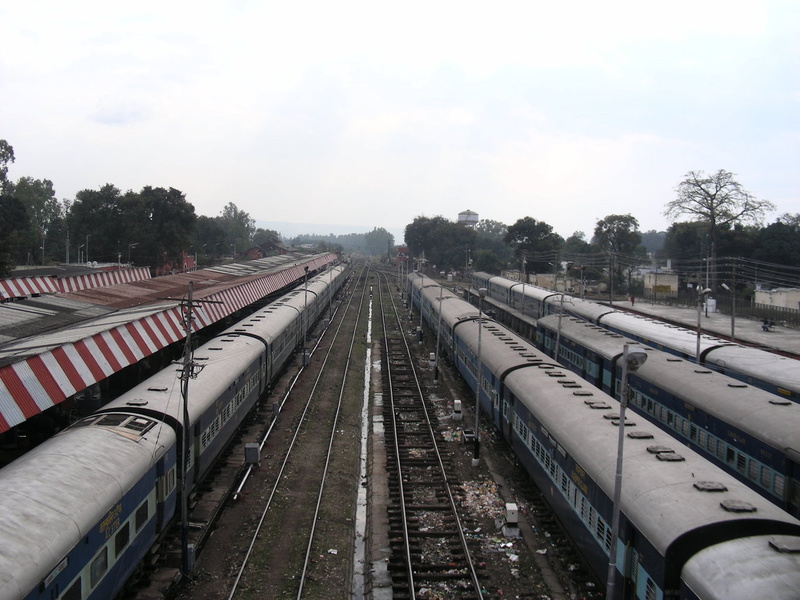 Dehradun station: Hardwar end. 