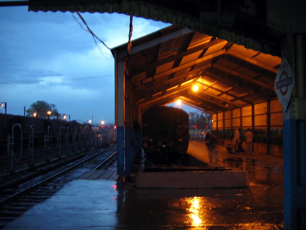 rain_platform_shed_night.jpg