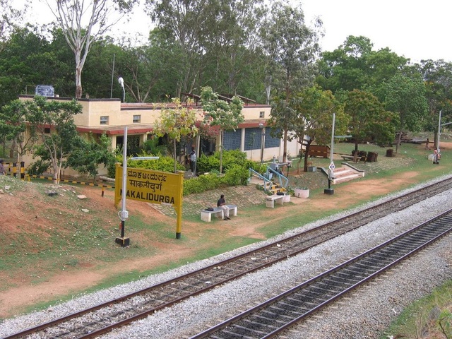 MakaliDurga_29May05_015.jpg