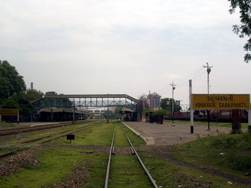 Sabarmati_station.jpg