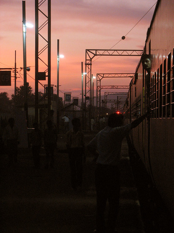 dusk_gondwana_express_hoshangabad_IMG_0734