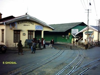 kurseong_station_Mar03.jpg