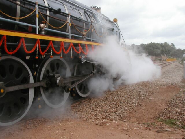 wp7161_steaming_23Aug02.jpg