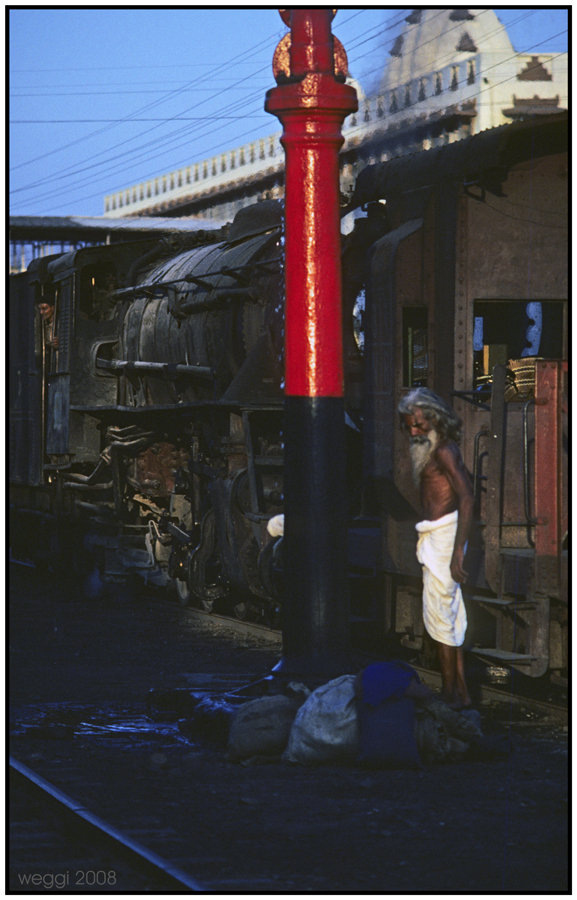 varanasi-sadhu