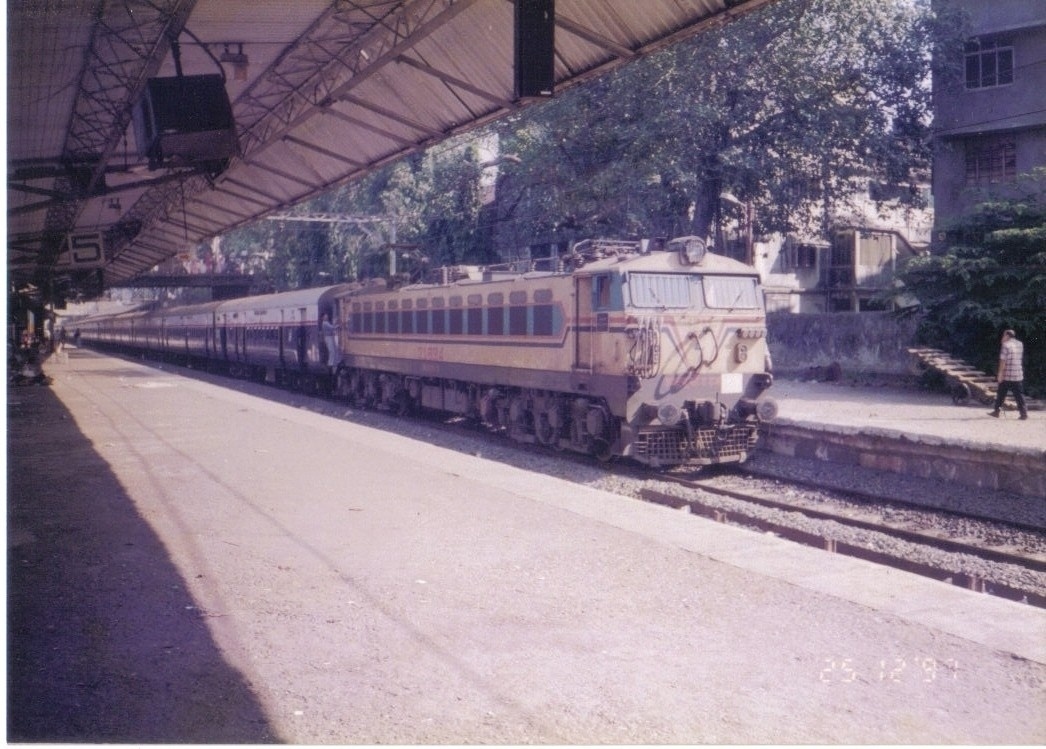 WCAM-3#21894 hauls the Pragati Exp in DEC 97...by Devraj.s.Malekar