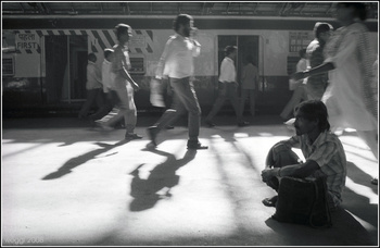 bombay-v.t,-commuters2