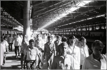 bombay-v.t,-commuters4