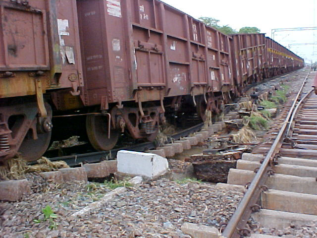 A flash flood on 2008/06/17 between Bhakrabad(VKD)-Narayanagarh(NYA) of Kharagpur division, SE Rly, resulted soil washed out bel