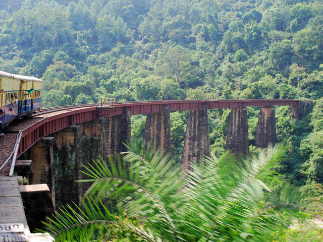 long_curving_bridge