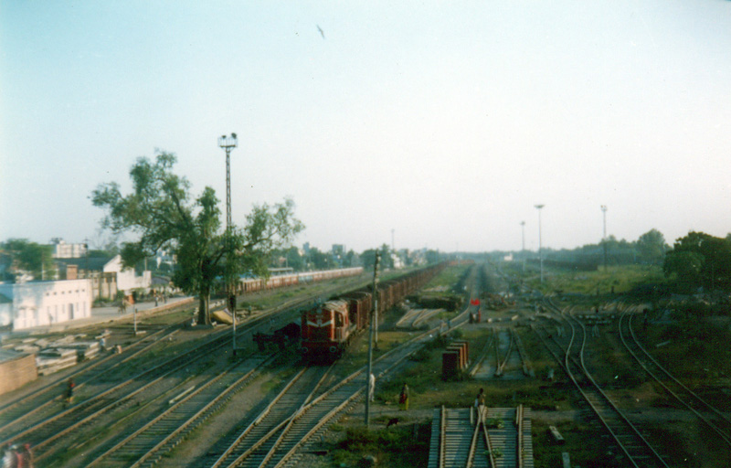 Katihar_station_platform_MG_11
