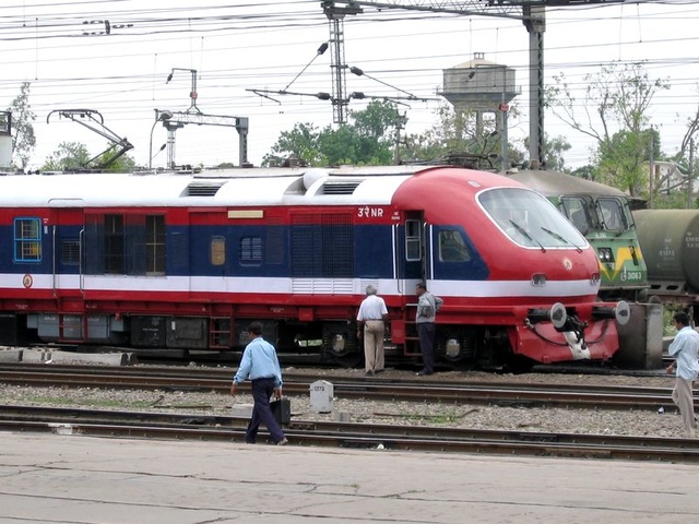 The_Aerodynamic_DMU_looks_sooooooo_sleek.jpg