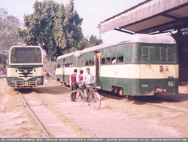 06_Railcar_Reversed_at_Nabadwip_Ghat_002.jpg