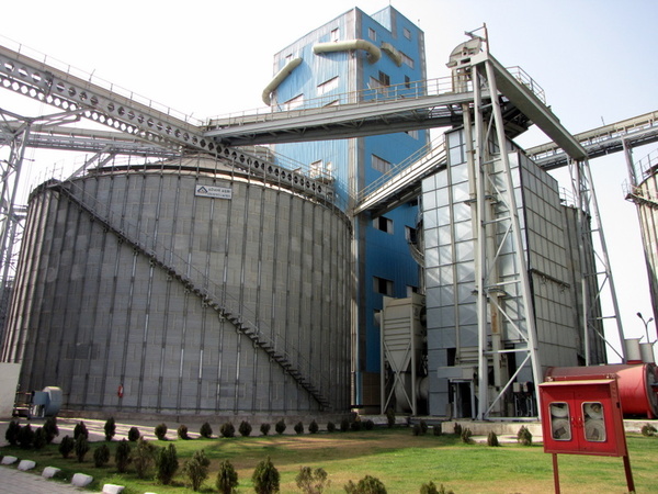 Grain silos at Pehowa Road wagon loading facility