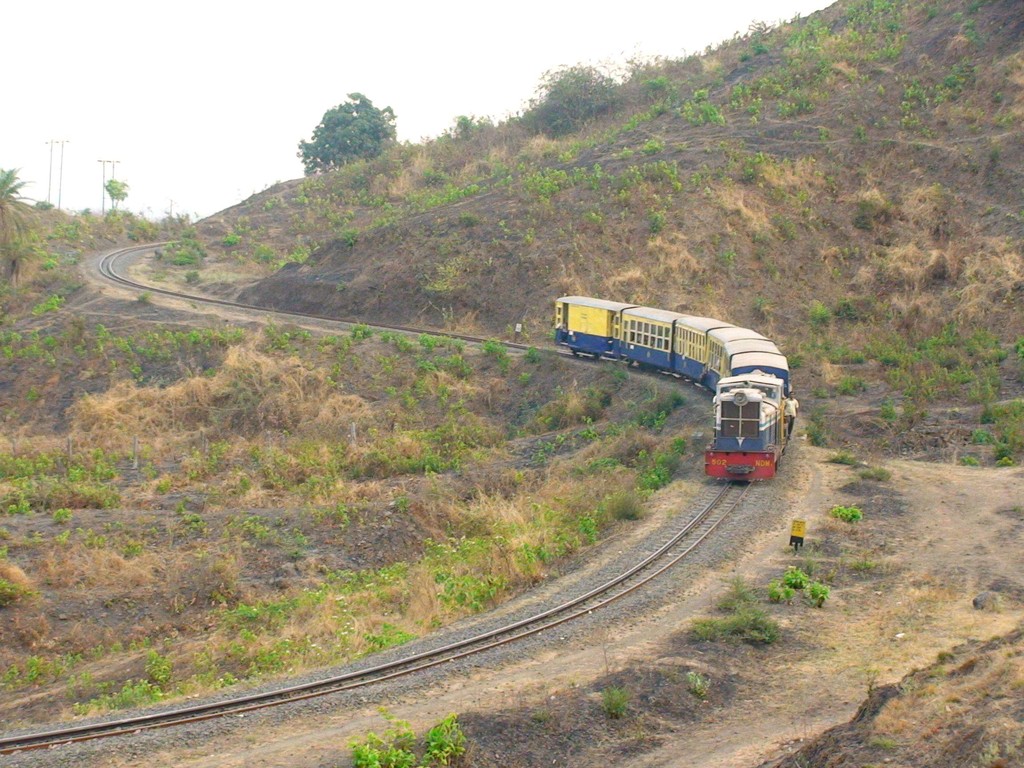 Another shot of the Matheran Neral toy train descending the ghats of Matheran and making it's way towards Neral Jn. It was worth