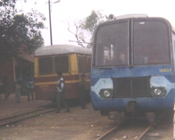 Crossing_At_Jhandas_Kandra_001.jpg