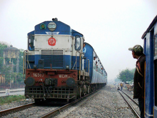 #16517_WDM-2A_MLDT_5720_Katihar_Exp