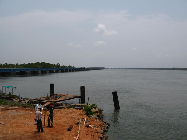 The Vallarpadam ICT Railway bridge