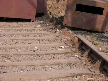 bullhead_rail_kurla_jan03.jpg