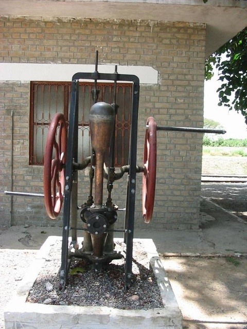 nwr_hand_pump_1901.jpg