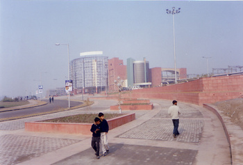 delhimetro_Shastri_Park_25Dec02.jpg