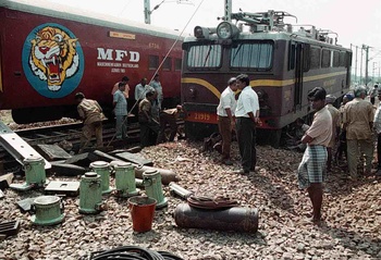 MFD_rake_Tambaram_derailment_00.jpg