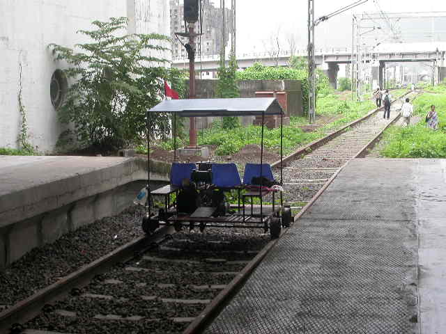 thane_turbhe_train.jpg