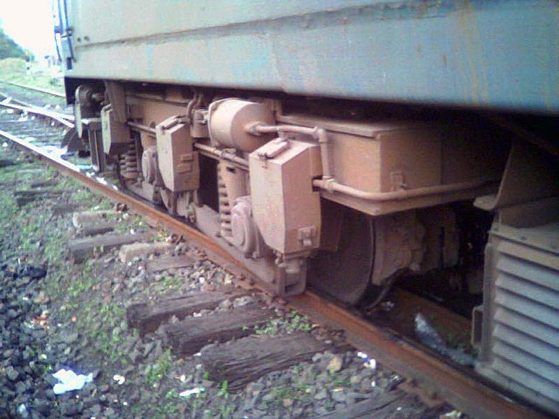 wag7_27394_ed_derailed_bogie_ngp.jpg