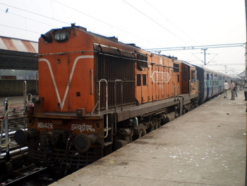 Tata Chapra LKO express at LJN led by KGP WDM-3A # 16142R.