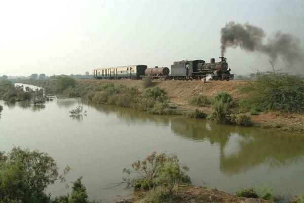 Pakistan pictures by James Waite, 2004.