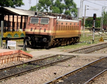 very dirty BRC WAP-4 # 22672 at Sawai Madhopur (Dhirendra Maurya)