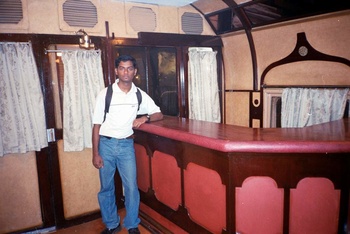 Vivek_Dining_Car1.jpg