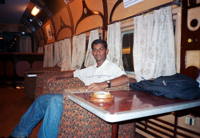 Vivek_Dining_Car2.jpg