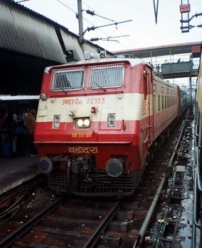 New_Delhi_WAP4E_BRC_Paschim.jpg