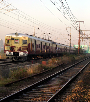 Thane_Vashi_EMU.jpg