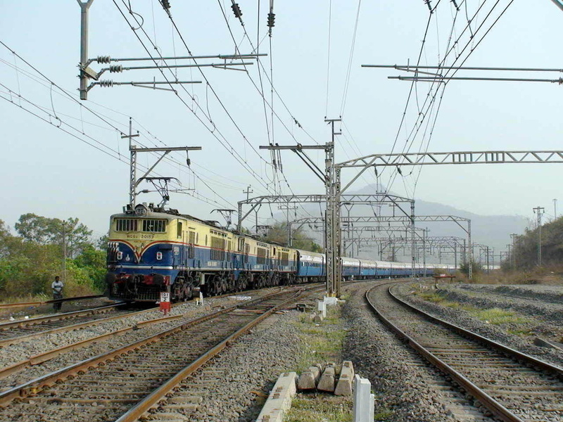 The Mumbai Cst Pune Sinhagad Express smartly proceeds towards Palasdhari station led by triple KYN WCG2 bankers. Giridhar Patnai