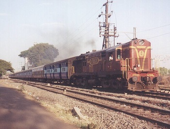wdm2_17553_kzj_daund_pune_psgr_pune_Apr03.jpg