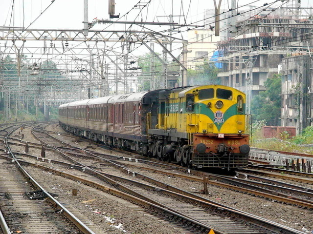 Kurla WDS-6# 36252 and SSB WDM-2# 16416 at the very end effortlessly start accelerating from Vidyavihar towards Mumbai Cst with 